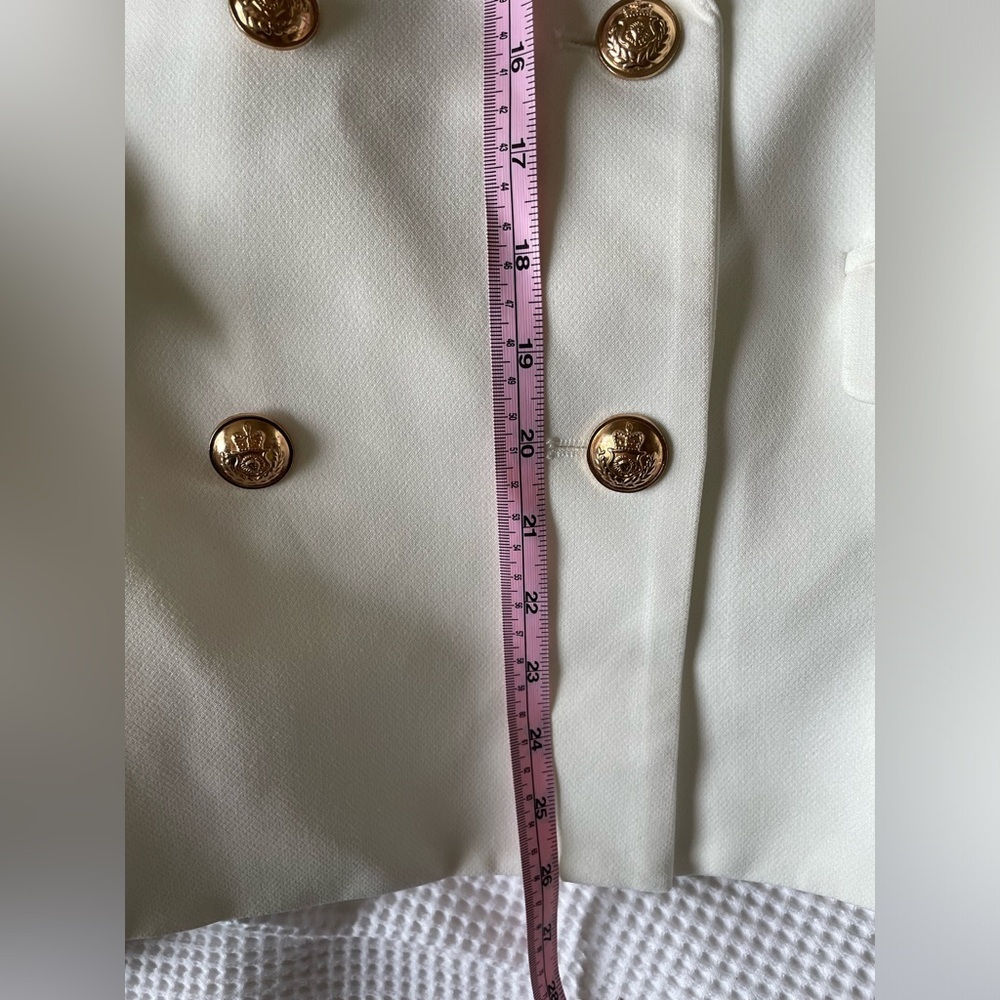 Oversized white double-breasted blazer with gold-tone buttons size small NWOT - Picture 6 of 7